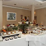 Hotel Muenchen Palace